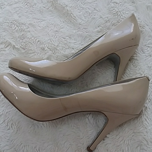 Nude Patent leather heels Jessica Simpson sz 9B/39 - Picture 3 of 5